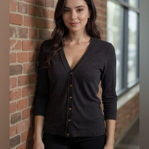 New York & Company Black V-Neck Sweater XS